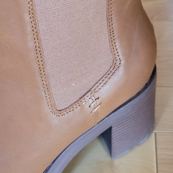 SOLD - Leather Chelsea Boot - Picture 6 of 12